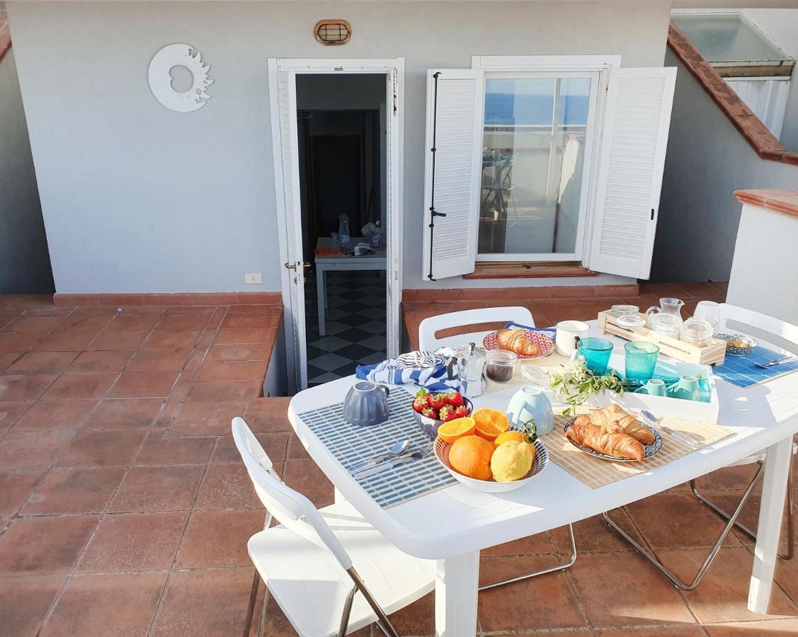 Casa Con Terrazza Vista 180° Sulla Costa Orientale Apartment Santa Cesarea Terme Ngoại thất bức ảnh